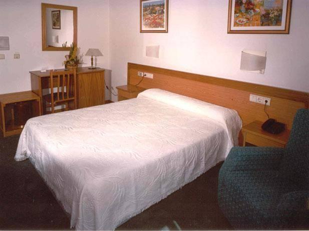 Hotel San Vicente Castrofeito Habitación foto